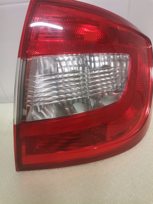 Farol traseiro Skoda 2013