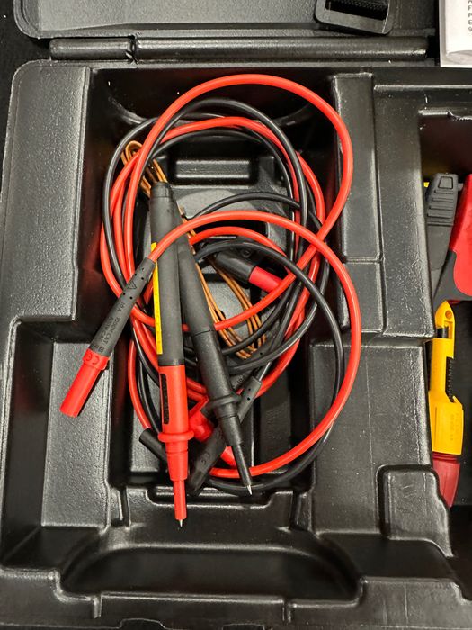Multimetr cyfrowy Fluke 88V/A Automotive KIT