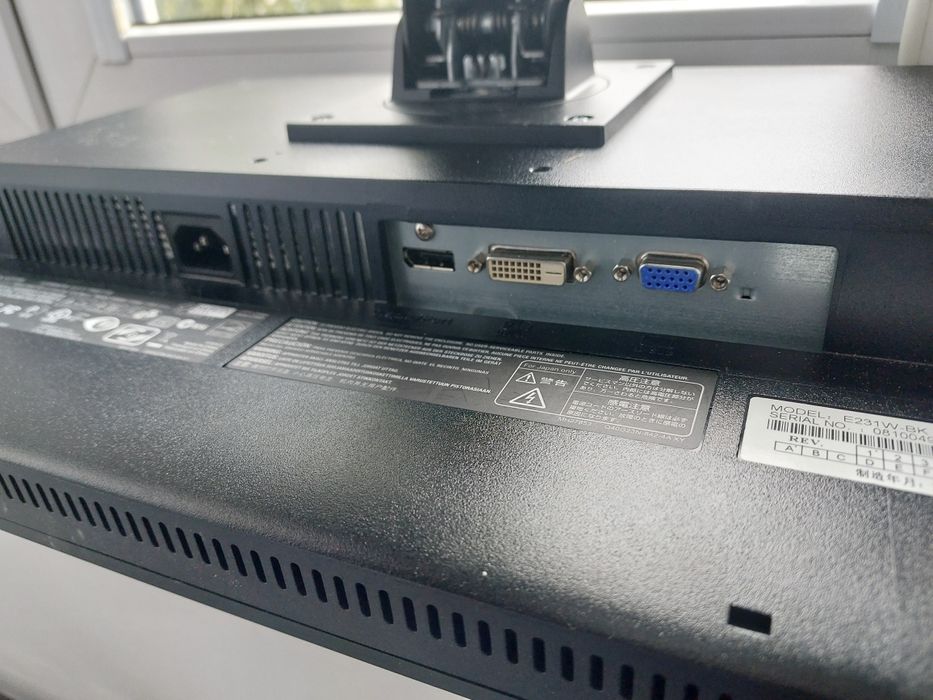 Monitor 24" w dobrym stanie