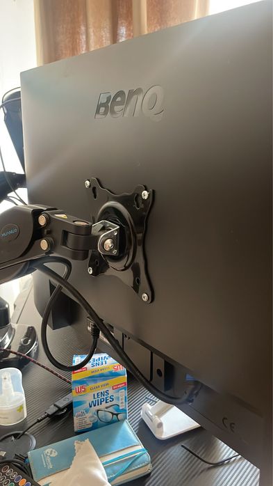 Monitor semi novo benq 4k 28 polegadas
