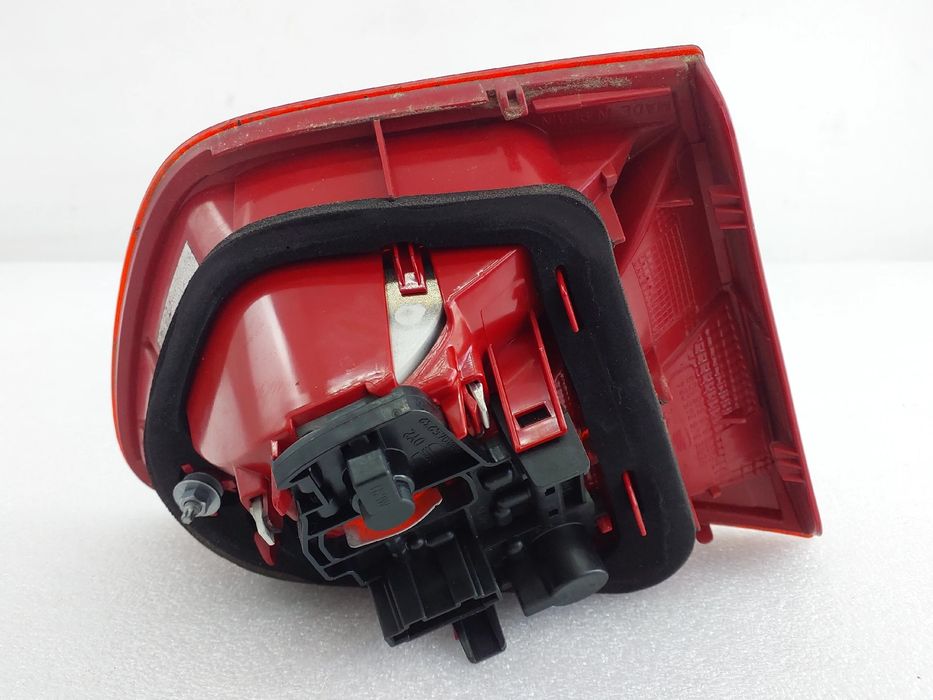 Farolim da mala direito SEAT Ibiza IV ST (6J8, 6P8)