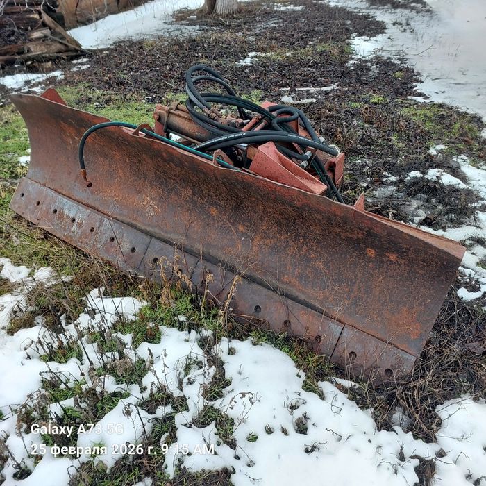 МТЗ 82.1 з бульдозером та ковшом