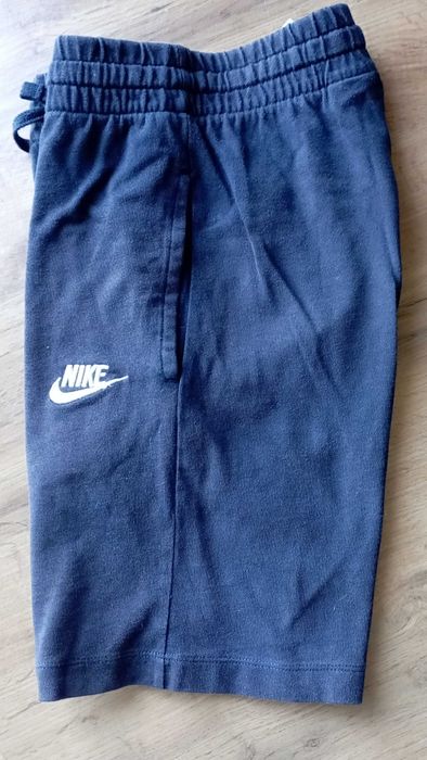 Spodenki Nike granatowe, r. 128, 8-10 lat, 100% bawełna