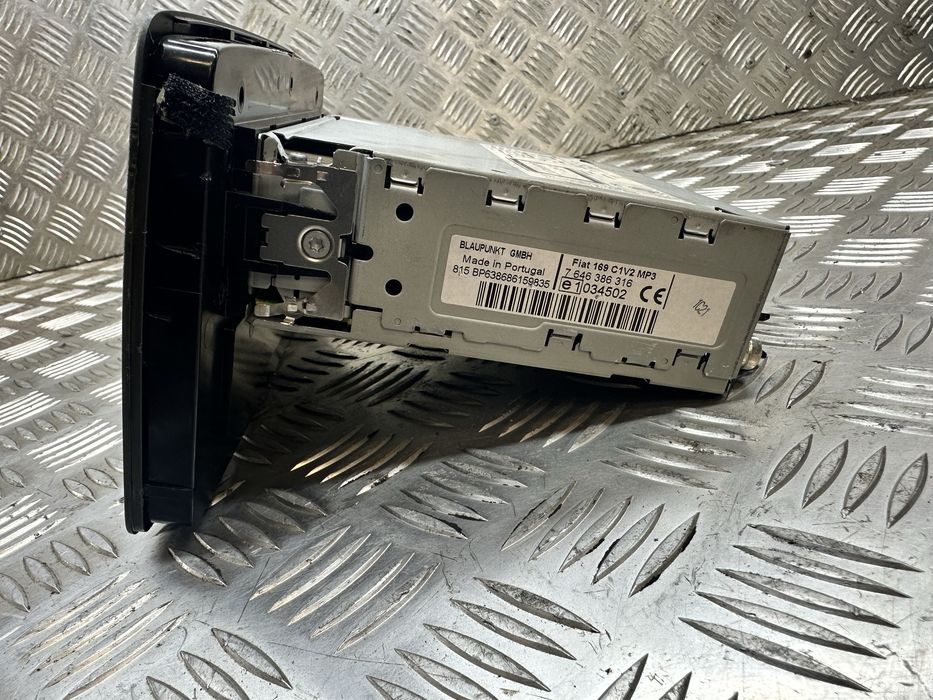 Radio CD Player Blaupunkt Fiat Panda II 735 434 952 0