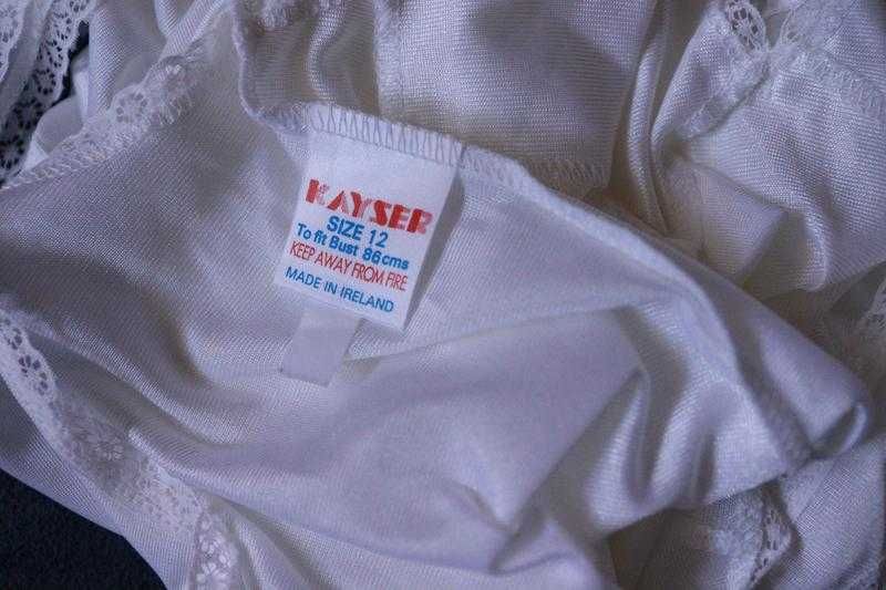 Білий пенюар комбінація