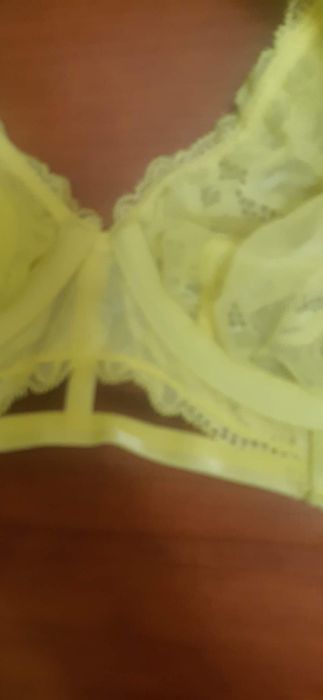 Piekny biustonosz damski