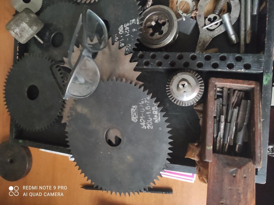 Лерка, плашки, метчики, патрон, диски