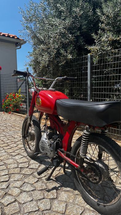 troco mota classica  com motor a trabalhar, por mota de mato ou moto4