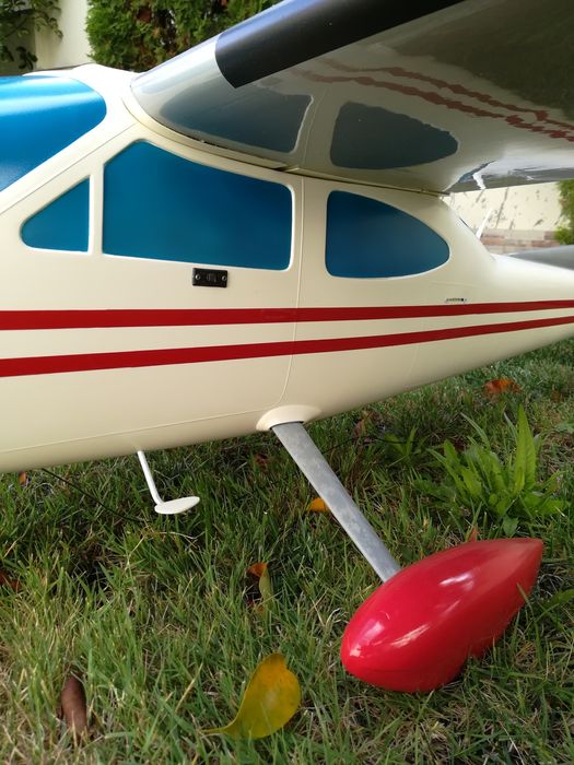 Avião Cesna Cardinal novo