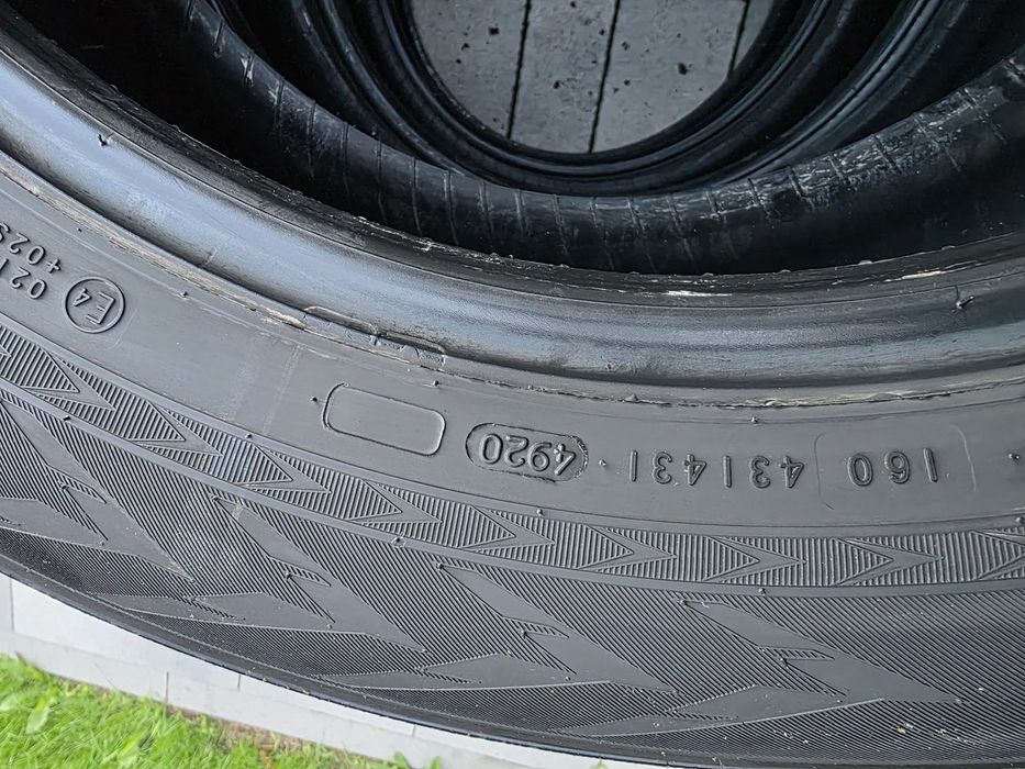 Всесезонні шини Nokian 235/60 18