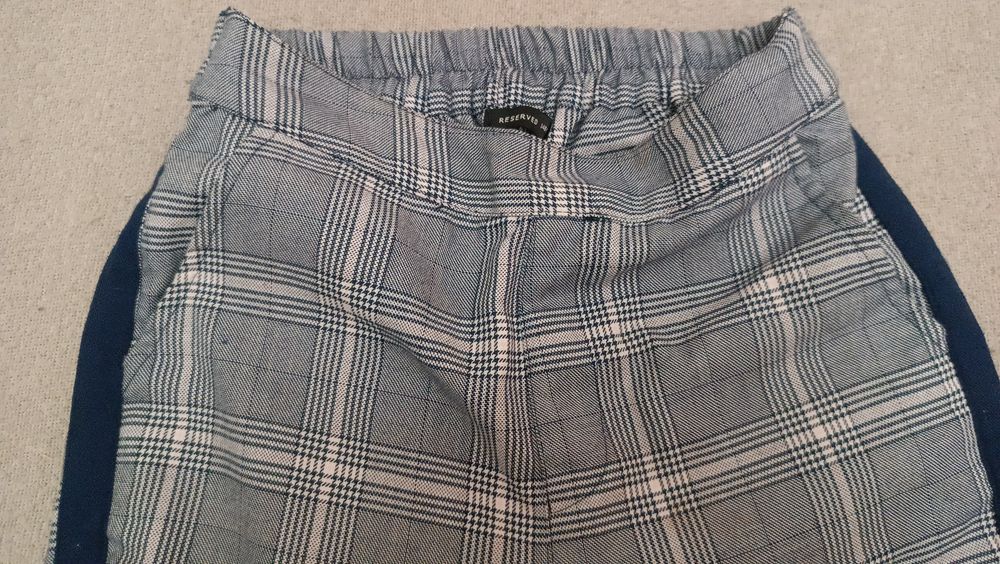 Eleganckie spodnie Reserved 146