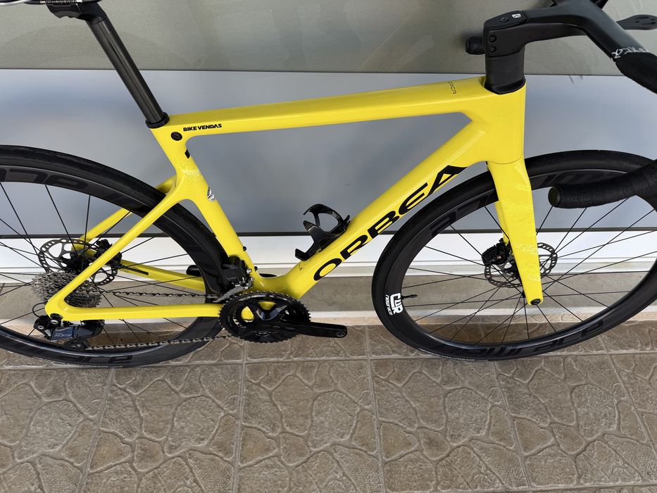 Bicicleta de estrada mudanças electricas- rodas em carbono