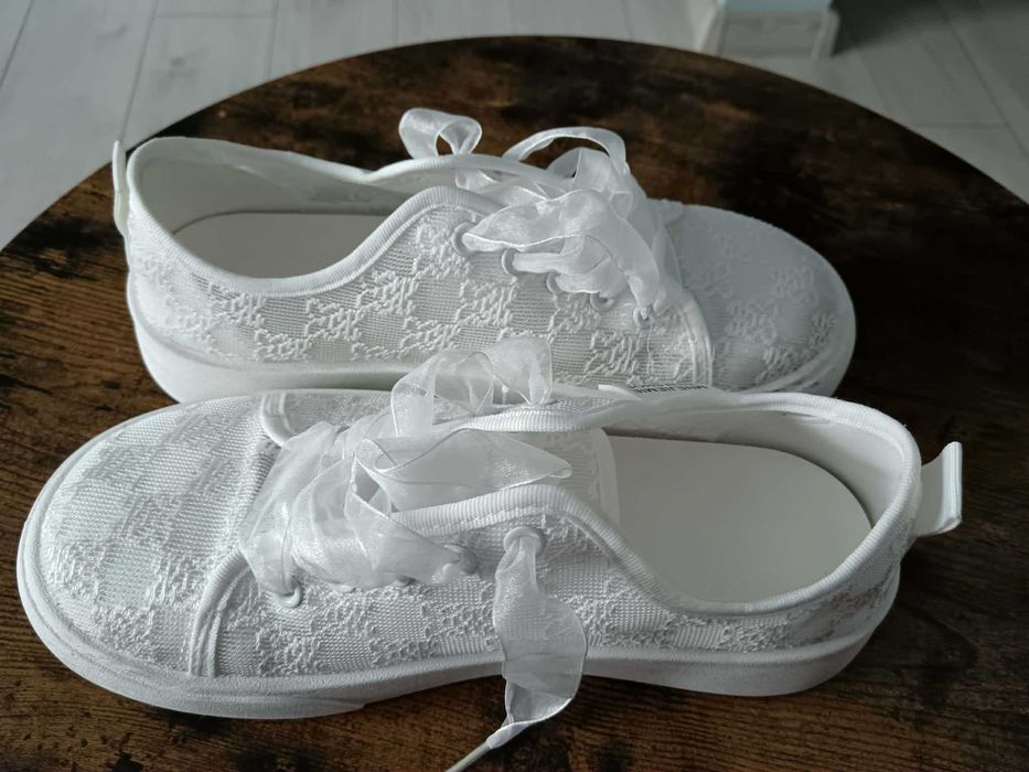 Sprzedam suknię i buty ślubne