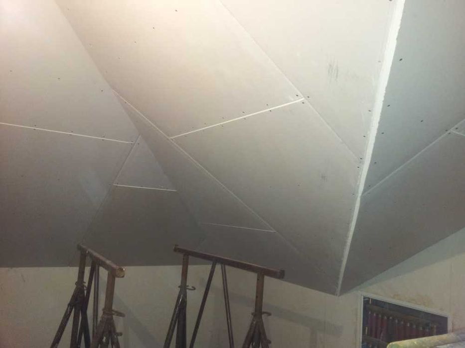 Prace budowlane, zabudowy płytą G/K, malowanie, szpachlowanie.