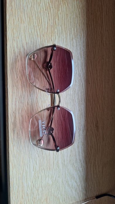 Okulary przeciwsłoneczne z etui