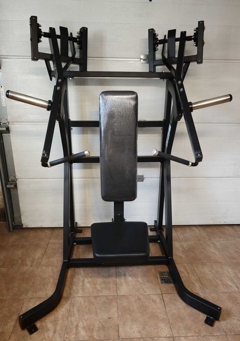 Incline Chest Press – nowa maszyna na wolny ciężar typu hammer do ćwiczenia mięśni klatki piersiowej sprzęt siłownia fitness
