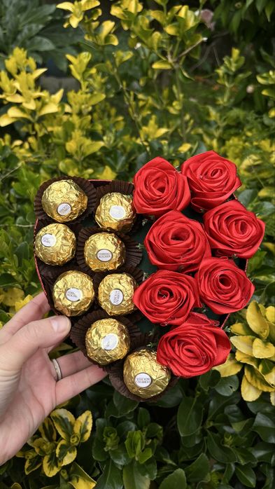 Arranjo rosas de cetim