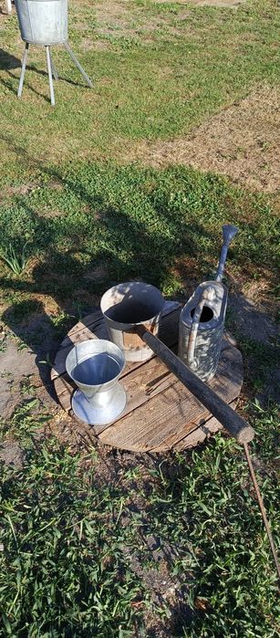 Dekoracje ogrodowe zestaw trzech elementów.