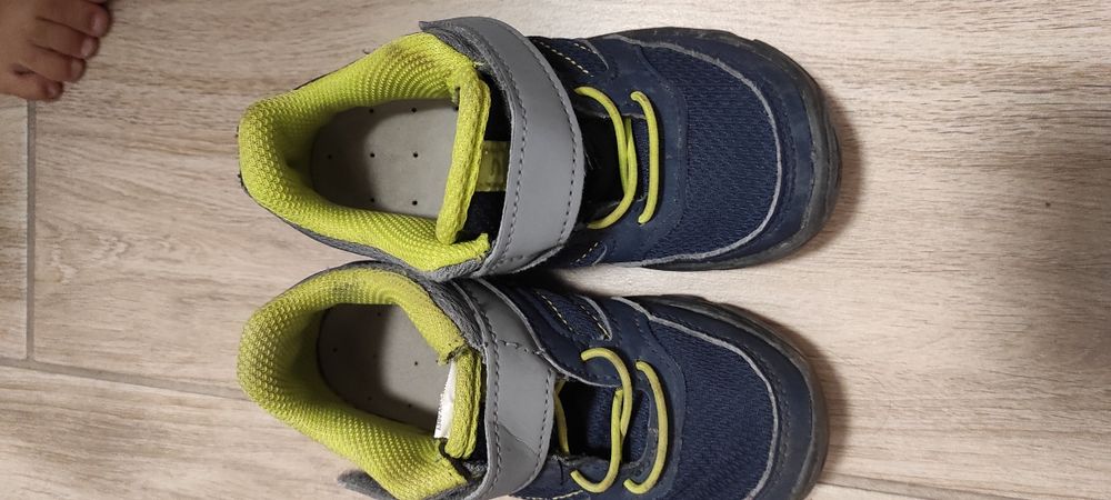 Decathlon fajnie, nieprzemakalne buty z odblaskiem
