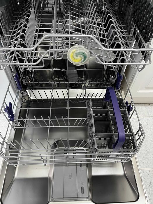 Máquina de lavar loiça Beko 14 conjuntos – excelente estado