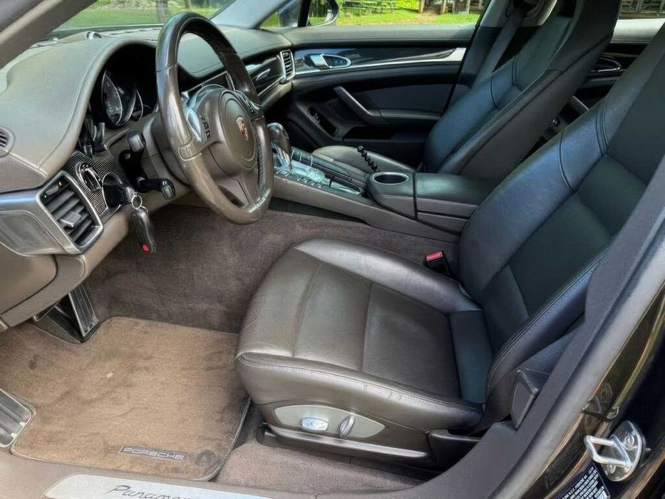 Porsche Panamera 4S      2015