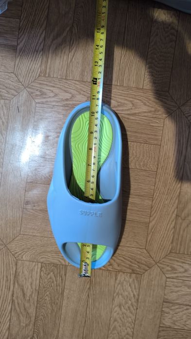 Новые сланцы, шлепанцы