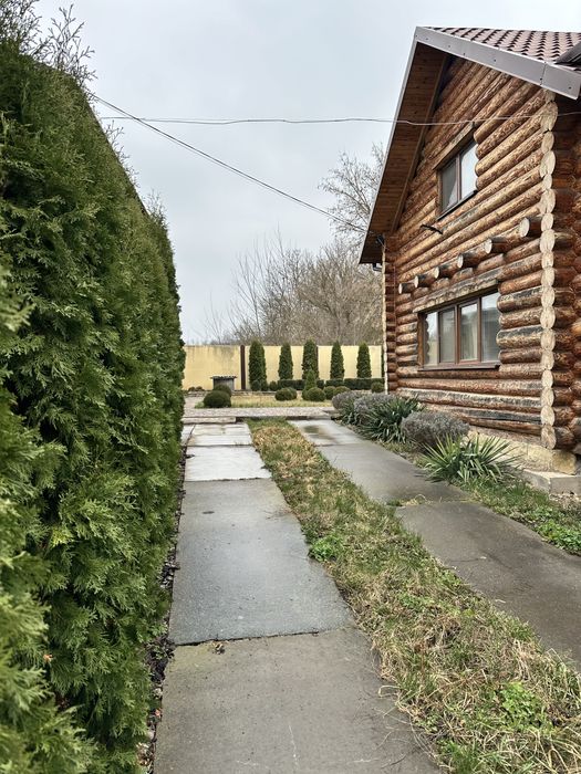 Продаж будиночка для життя / бізнесу