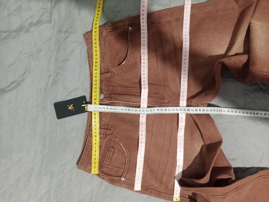 Жіночі стильні джинси