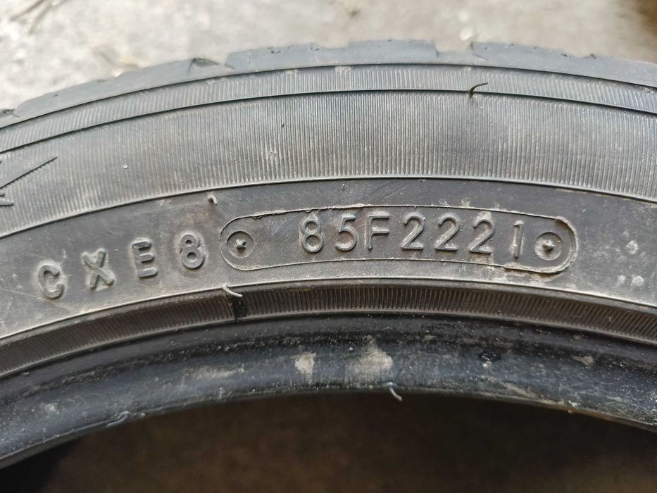 225/45R19 zima toyo tires
