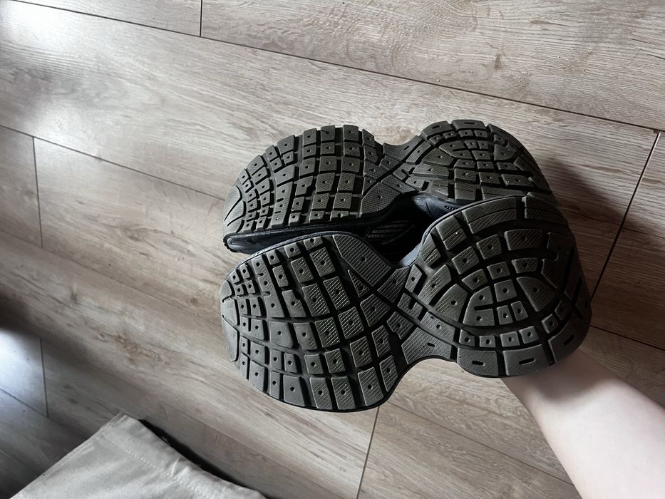 Кросівкі під бренд баленсіага