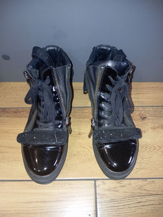 Ботинки женские.