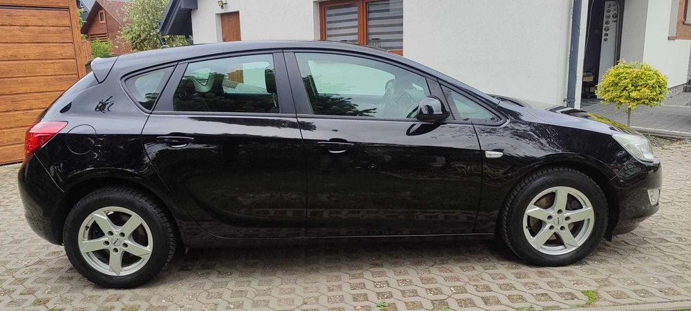 Opel Astra J 1,7 diesel 2010