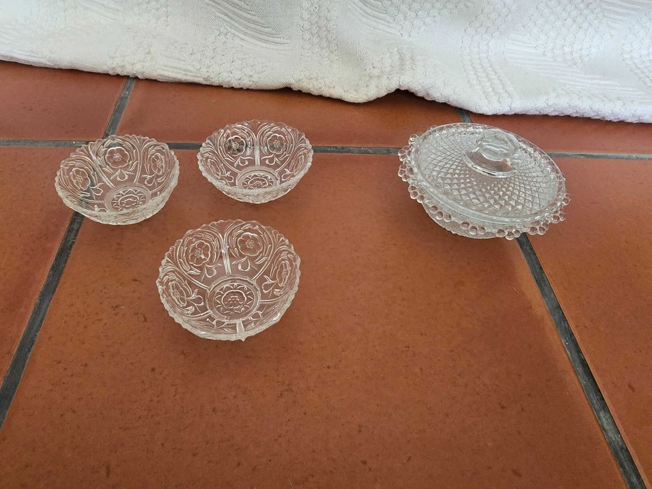 Diversas peças de decoração