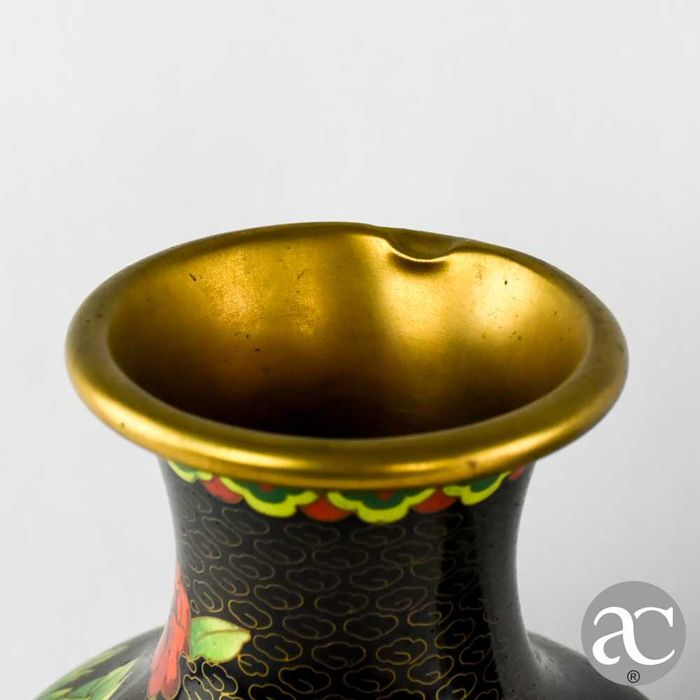 Par de Jarras em Cloisonné, decoradas com flores, circa 1960, N2