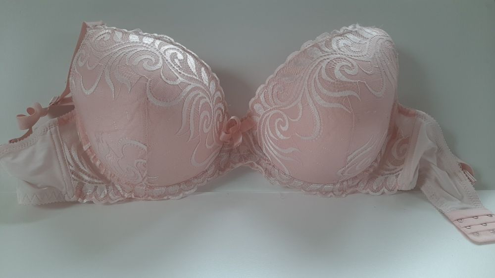 Różowy biustonosz Stanik