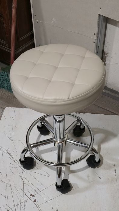 Banquinho de estética