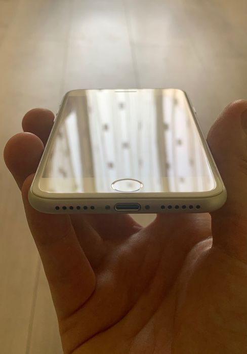 iPhone 7 128 GB Silver Neverlock в идеальном состоянии