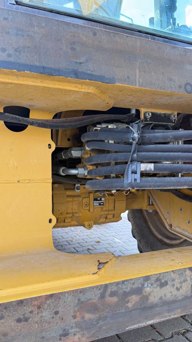 CAT 432 (2020 р.) – ідеальний стан – 5859 м/г – доставка з Польщі