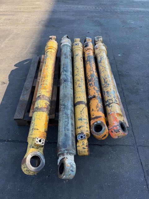 siłownik hydrauliczny do koparki używany