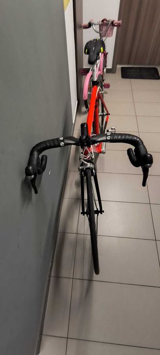 Rower szosowy "SPECJALIZED" grupa shimano 105 - piękny stan