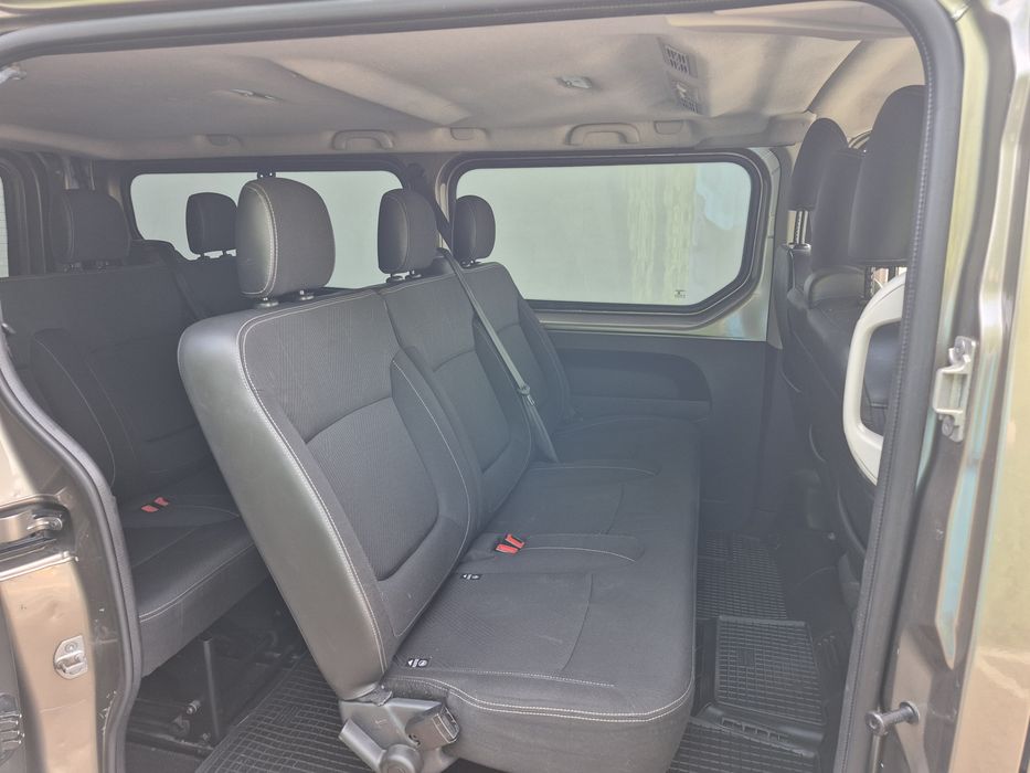 Wynajem busa 9 osobowego  Taxi  Bus