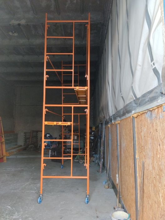 Rusztowanie elewacyjne drabinkowe