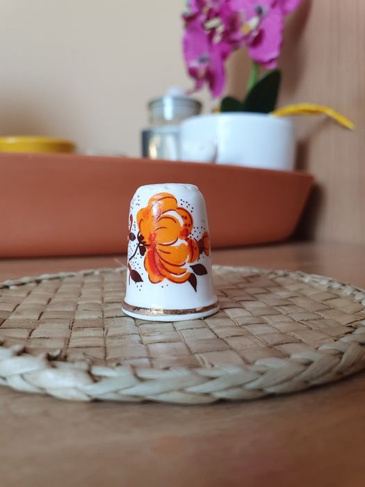 Колекційні фарфорові наперстки