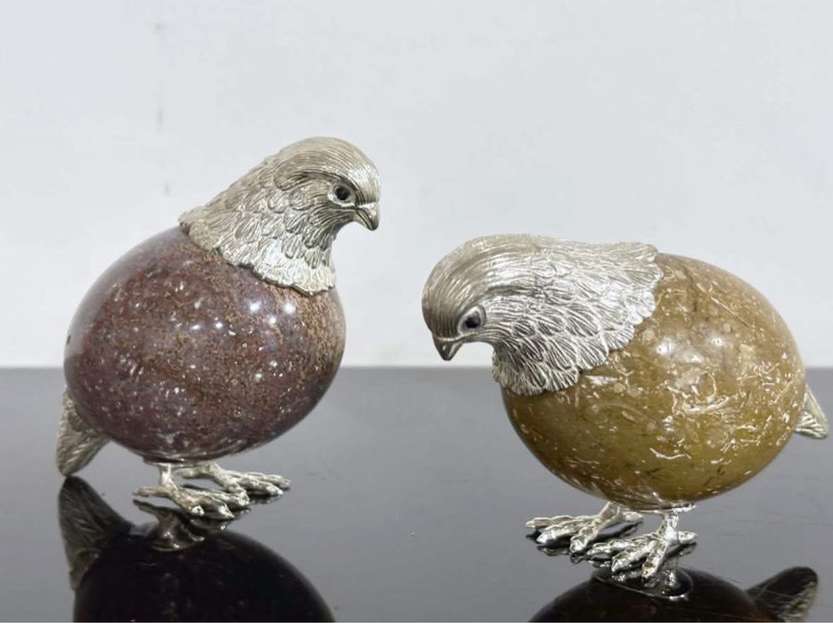 Casal de codornizes em prata e pedra