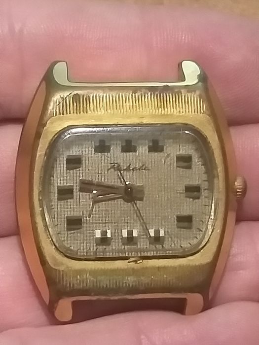 Часы ретро наручные Ракета