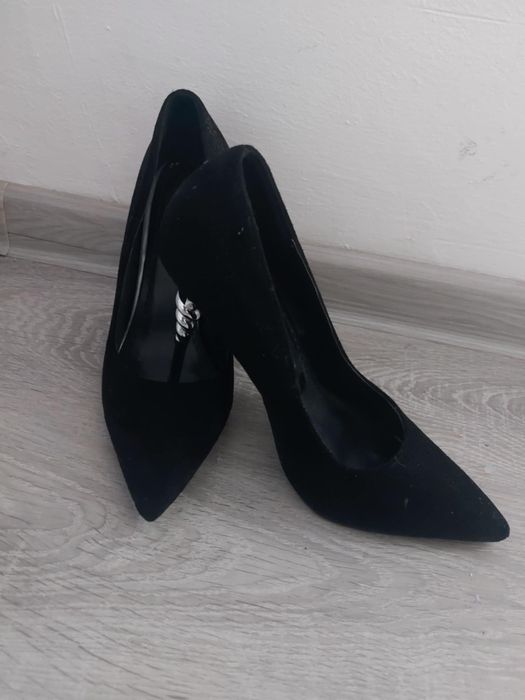 Buty na obcasie rozm. 37