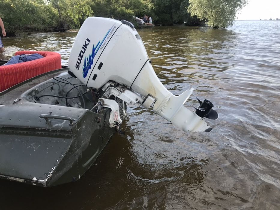 Лодка "Обь" с двигателем Suzuki 15лс