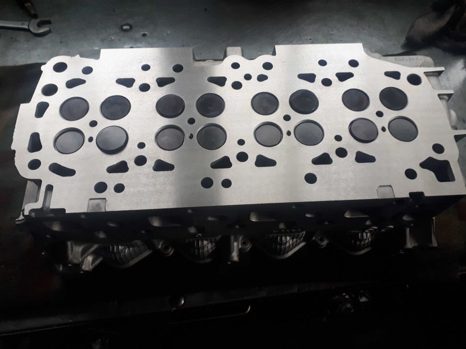 Renault Nissan Maxity 2.0 2.2. 2.5 dci dxi głowica navara pick-up AW4