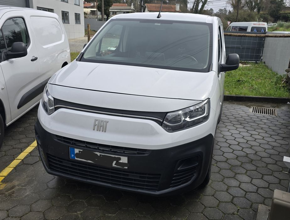 Fiat Doblo Comercial 15000km 5anos garantia 3 lugares IVA dedutível