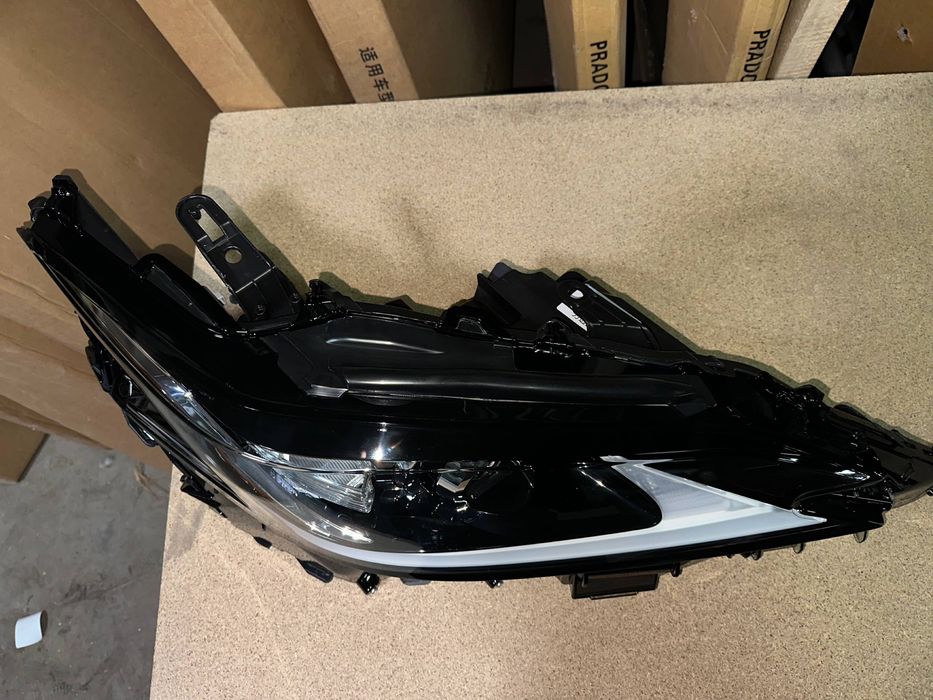 Фари, фара, фары Lexus ES 2022 2023 2024